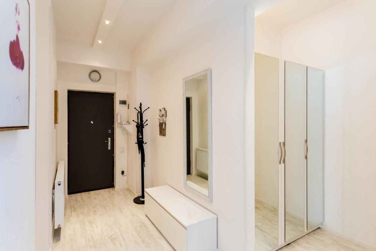 Lovely 2 Bedroom Flat Апартаменти *